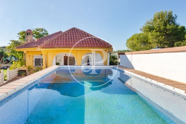 3 soveværelse Villa til salg i Chiva med swimmingpool garage - € 249.000 (Ref: 10155255)