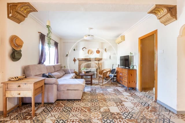 3 soveværelse Villa til salg i Chiva med swimmingpool garage - € 249.000 (Ref: 10155255)