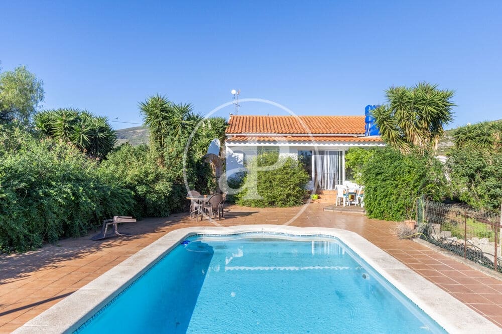 3 bedroom Villa for sale in Catadau with pool garage - € 245,000 (Ref: 10159595)