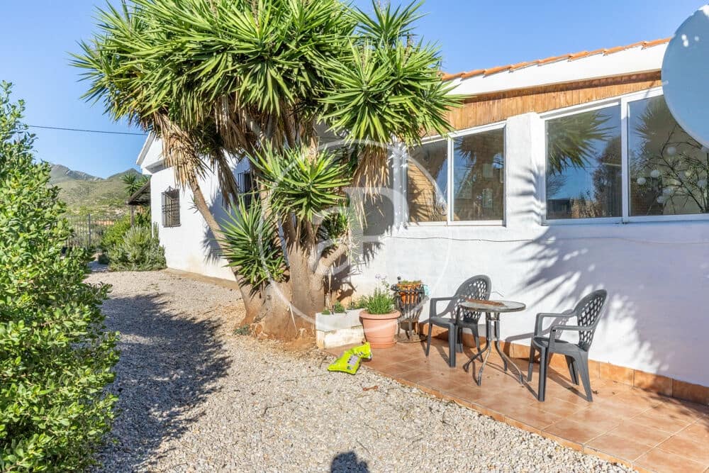 3 bedroom Villa for sale in Catadau with pool garage - € 245,000 (Ref: 10159595)