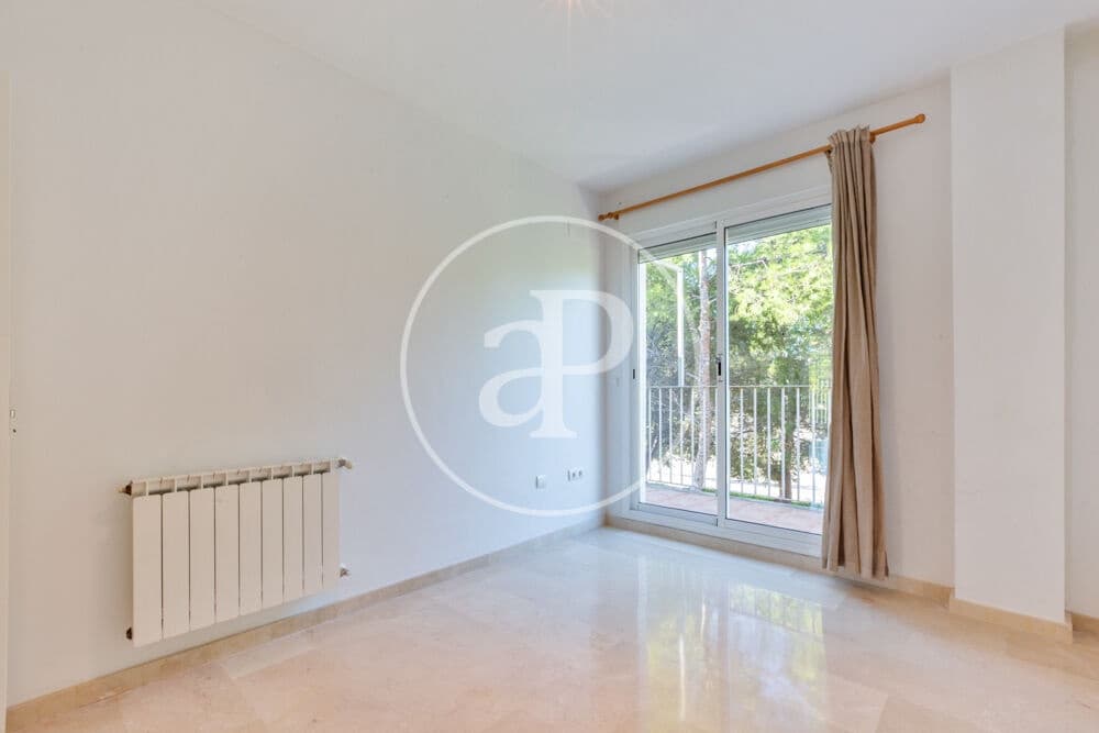 4 soverom Villa til salgs i Paterna med svømmebasseng garasje - € 600 000 (Ref: 10164964)