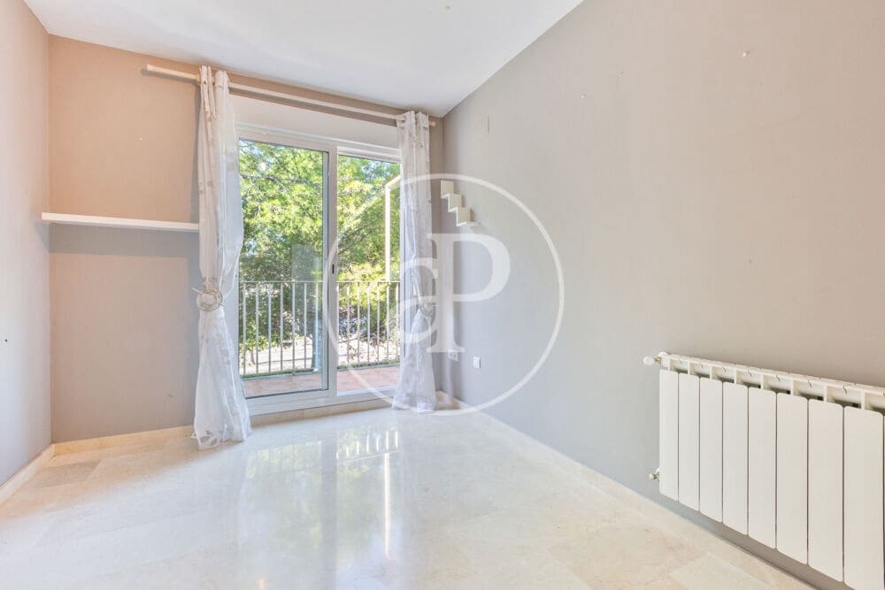 4 soverom Villa til salgs i Paterna med svømmebasseng garasje - € 600 000 (Ref: 10164964)