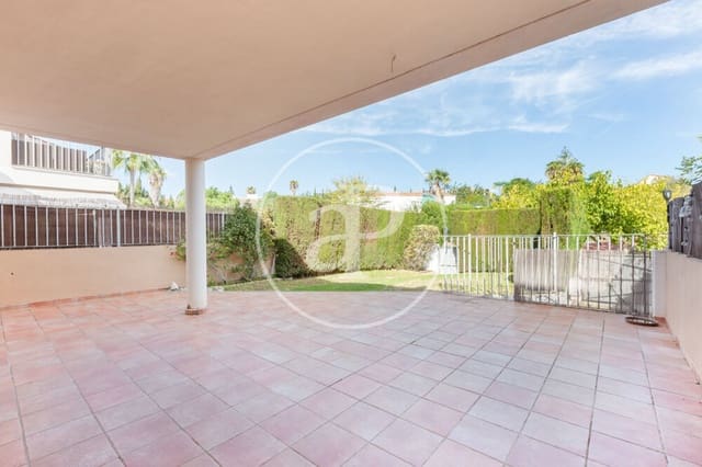 4 soveværelse Villa til salg i Casas Verdes, Paterna med swimmingpool garage - € 600.000 (Ref: 10164964)