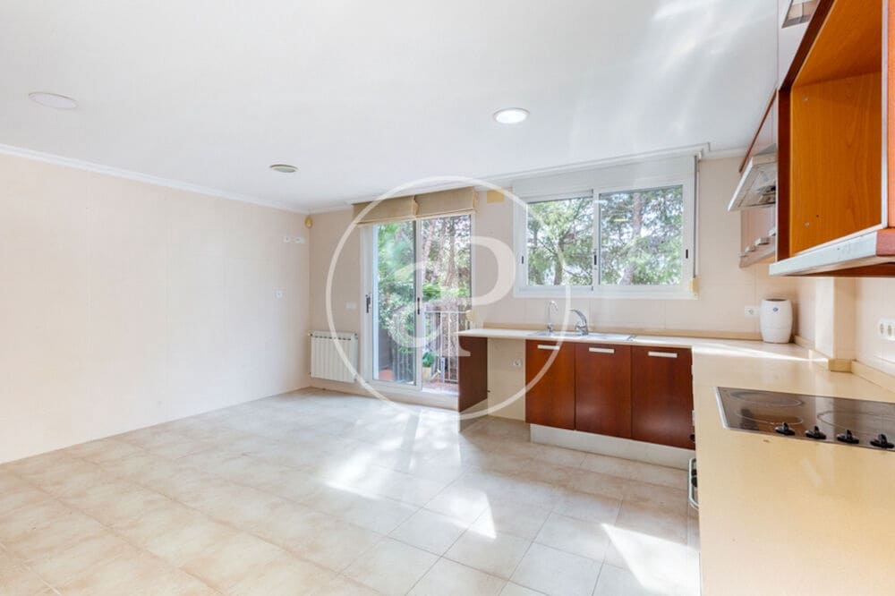 4 soverom Villa til salgs i Paterna med svømmebasseng garasje - € 600 000 (Ref: 10164964)