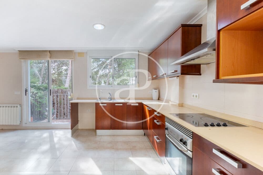 4 soverom Villa til salgs i Paterna med svømmebasseng garasje - € 600 000 (Ref: 10164964)