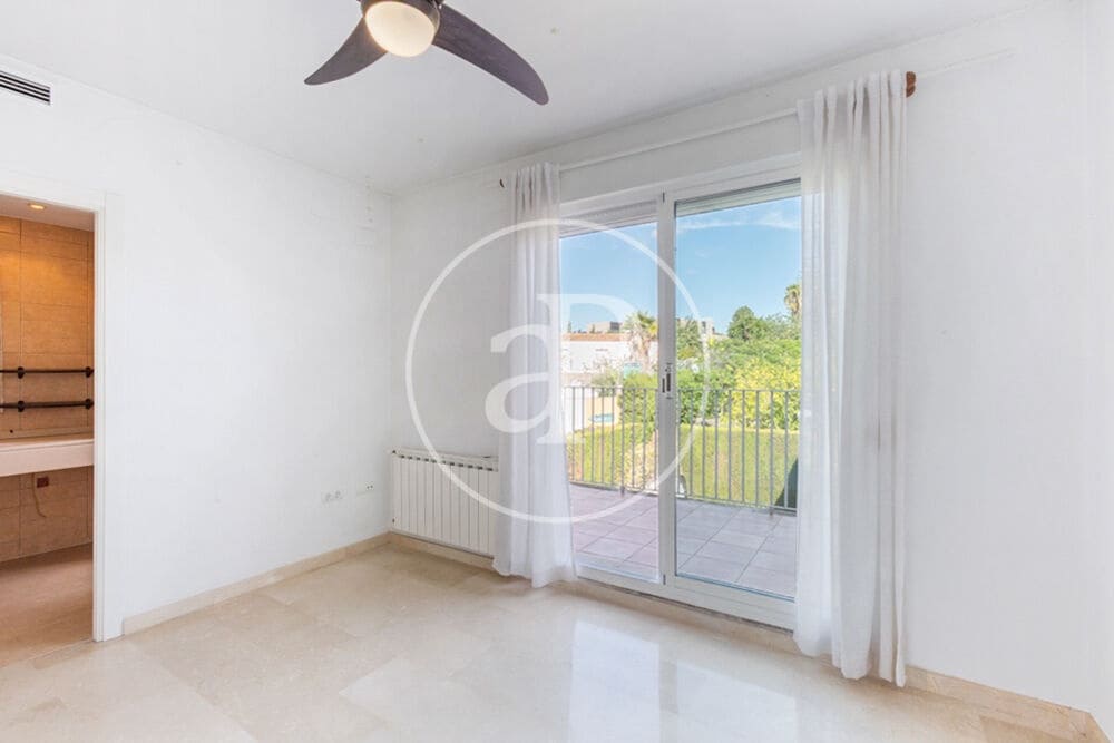 4 soverom Villa til salgs i Paterna med svømmebasseng garasje - € 600 000 (Ref: 10164964)