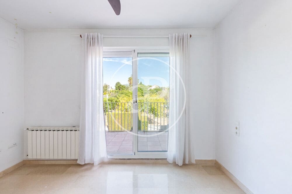 4 soverom Villa til salgs i Paterna med svømmebasseng garasje - € 600 000 (Ref: 10164964)
