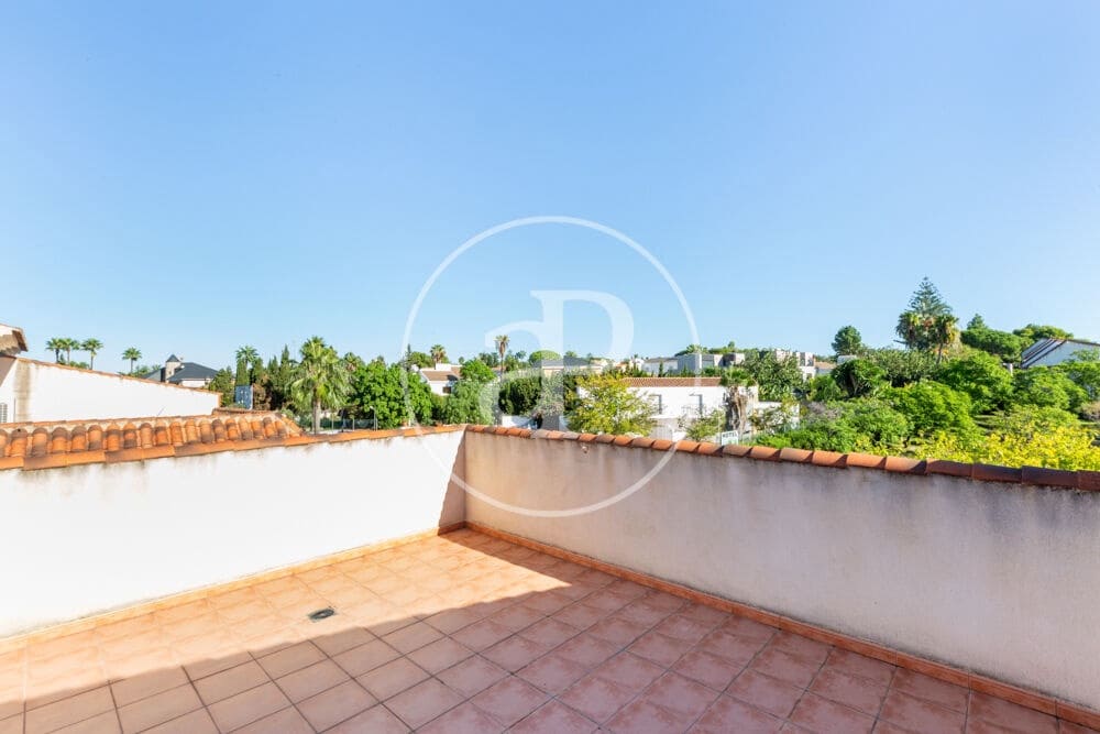 4 soverom Villa til salgs i Paterna med svømmebasseng garasje - € 600 000 (Ref: 10164964)