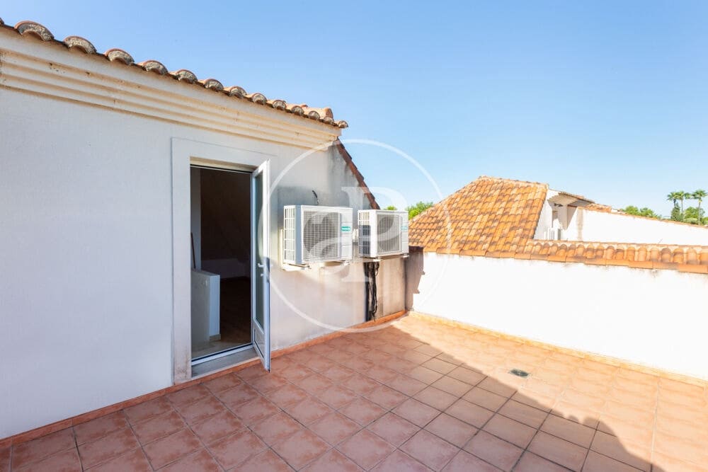 4 soverom Villa til salgs i Paterna med svømmebasseng garasje - € 600 000 (Ref: 10164964)