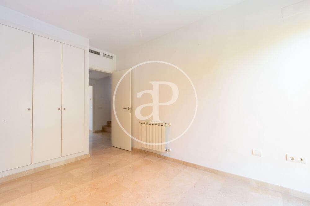 4 soverom Villa til salgs i Paterna med svømmebasseng garasje - € 600 000 (Ref: 10164964)