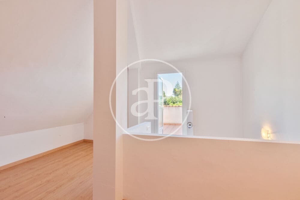 4 soverom Villa til salgs i Paterna med svømmebasseng garasje - € 600 000 (Ref: 10164964)