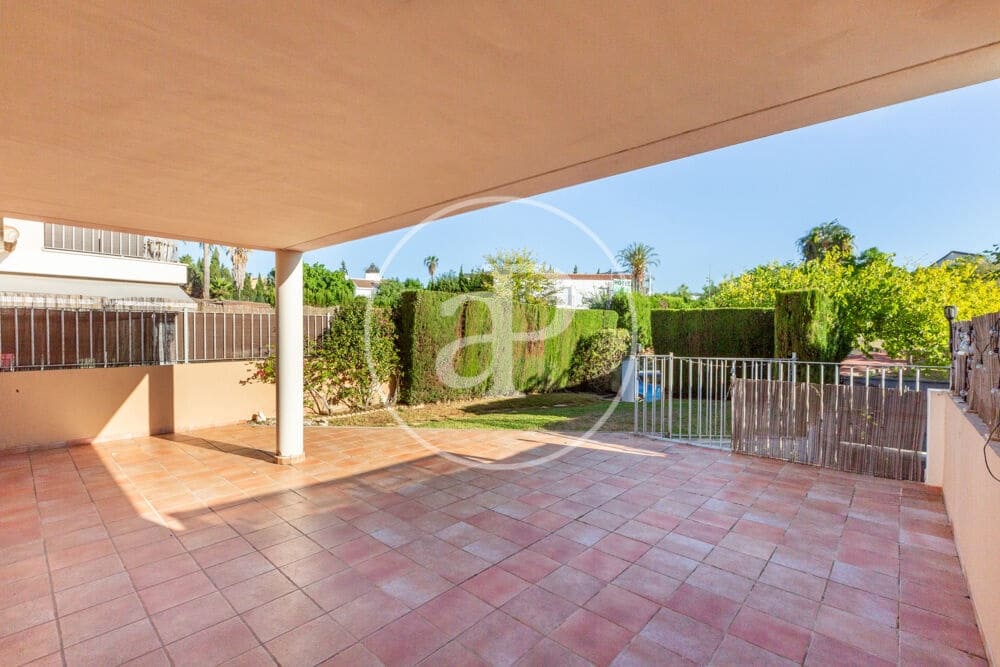 4 soverom Villa til salgs i Paterna med svømmebasseng garasje - € 600 000 (Ref: 10164964)
