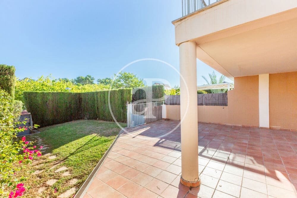 4 soverom Villa til salgs i Paterna med svømmebasseng garasje - € 600 000 (Ref: 10164964)