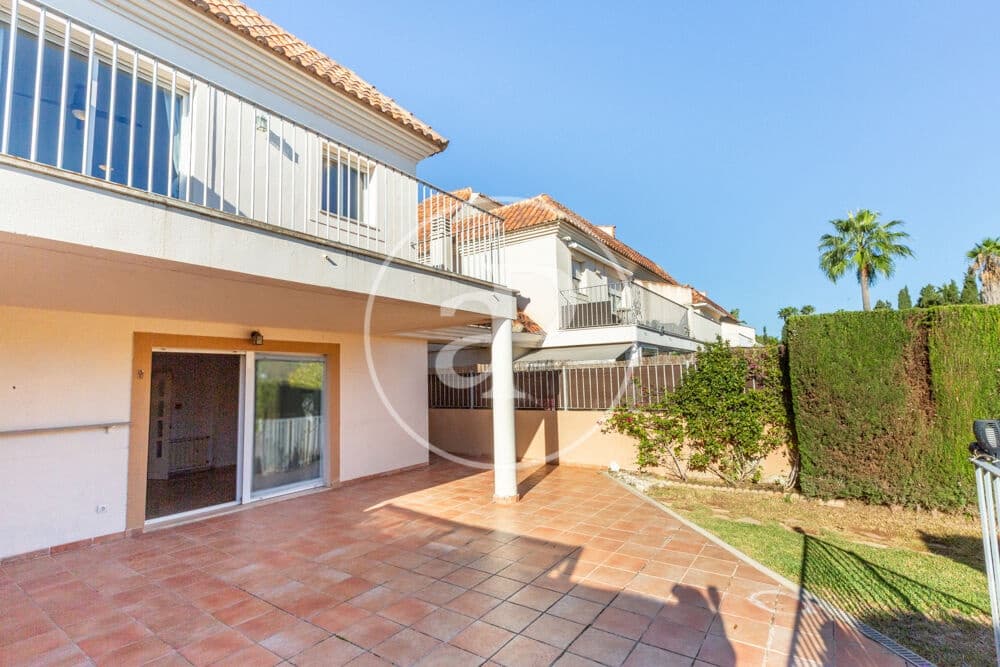4 soverom Villa til salgs i Paterna med svømmebasseng garasje - € 600 000 (Ref: 10164964)