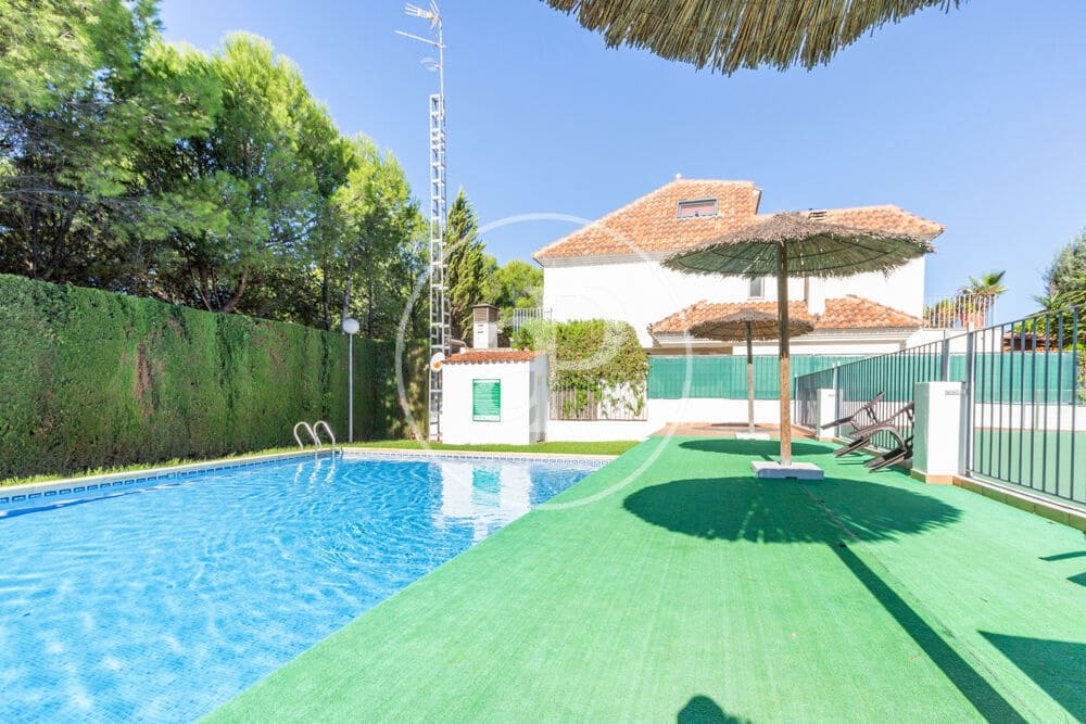 4 soverom Villa til salgs i Paterna med svømmebasseng garasje - € 600 000 (Ref: 10164964)