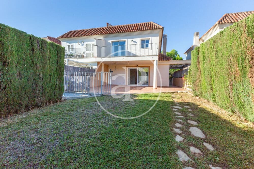 4 soverom Villa til salgs i Paterna med svømmebasseng garasje - € 600 000 (Ref: 10164964)