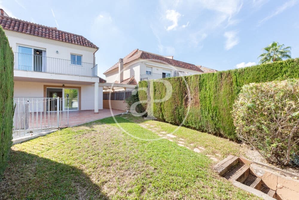 4 soverom Villa til salgs i Paterna med svømmebasseng garasje - € 600 000 (Ref: 10164964)