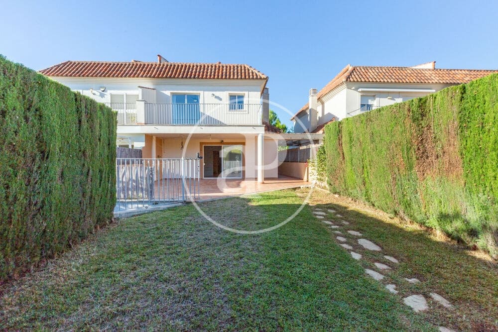 4 soverom Villa til salgs i Paterna med svømmebasseng garasje - € 600 000 (Ref: 10164964)