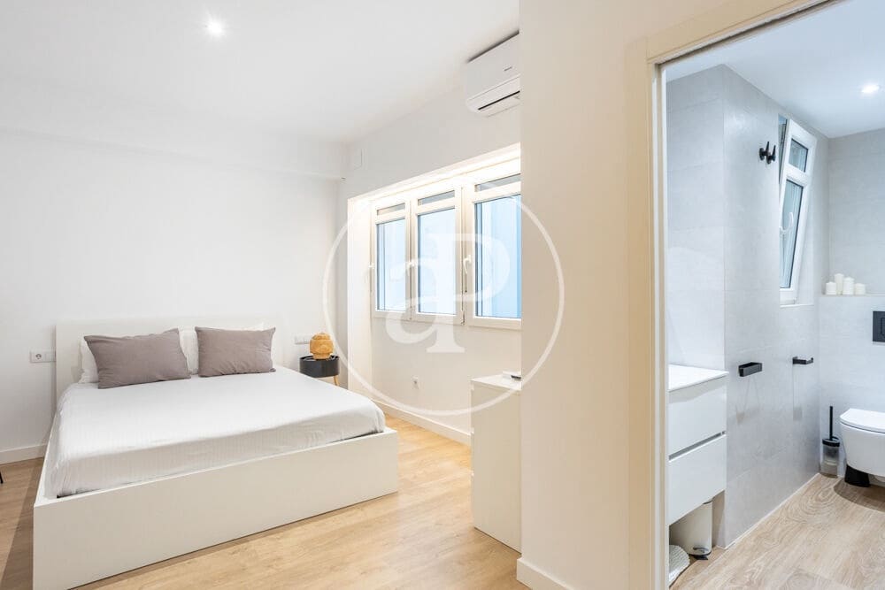 2 bedroom Apartment for rent in Valencia city - € 2,000 (Ref: 10164969)