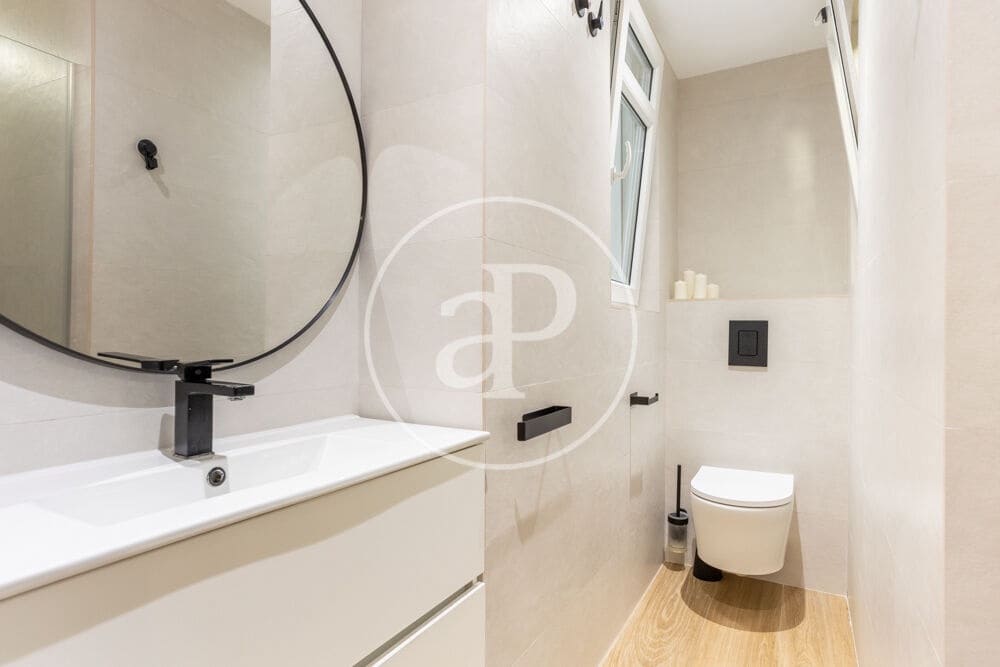 2 bedroom Apartment for rent in Valencia city - € 2,000 (Ref: 10164969)