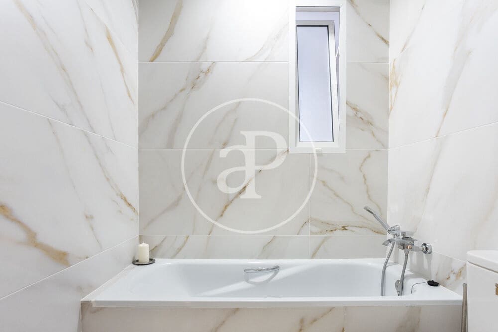 2 bedroom Apartment for rent in Valencia city - € 2,000 (Ref: 10164969)