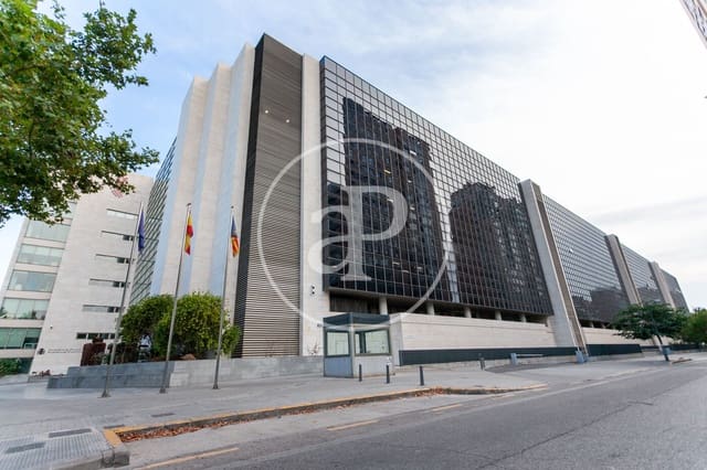 2 makuuhuone Huoneisto myytävänä paikassa Ciutat de les Arts i de les Ciencies, Valencia kaupunki mukana uima-altaan 
autotalli - 599 000 € (Ref: 10164970)
