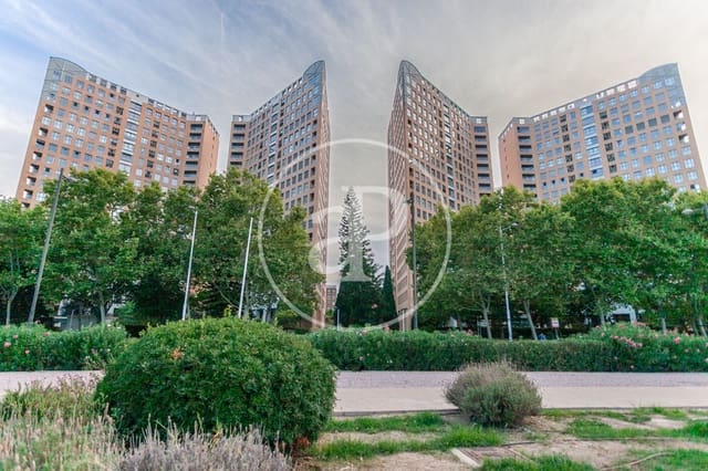 2 makuuhuone Huoneisto myytävänä paikassa Ciutat de les Arts i de les Ciencies, Valencia kaupunki mukana uima-altaan 
autotalli - 599 000 € (Ref: 10164970)