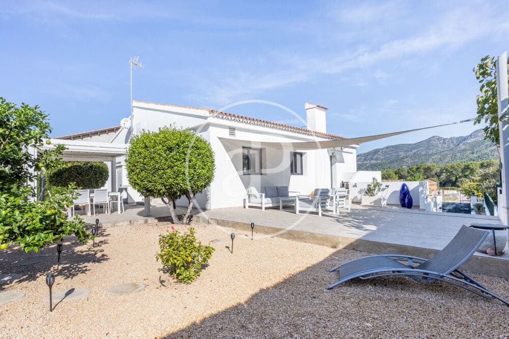 4 bedroom Villa for sale in Carcaixent with pool garage - € 559,000 (Ref: 10166632)