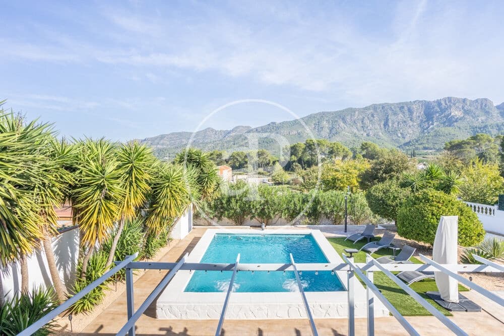 4 bedroom Villa for sale in Carcaixent with pool garage - € 559,000 (Ref: 10166632)
