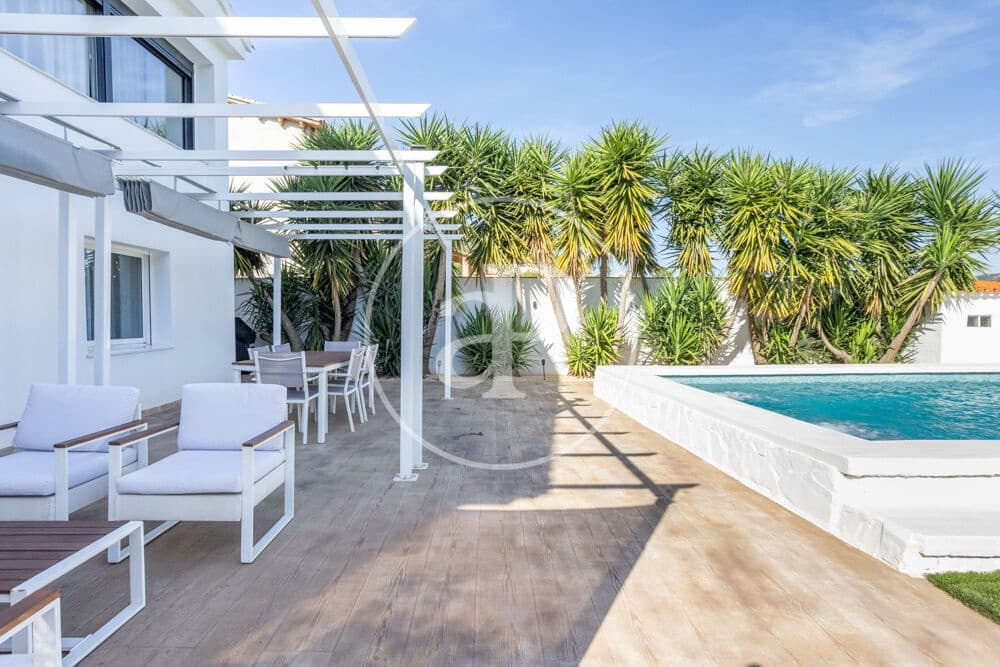 4 bedroom Villa for sale in Carcaixent with pool garage - € 559,000 (Ref: 10166632)