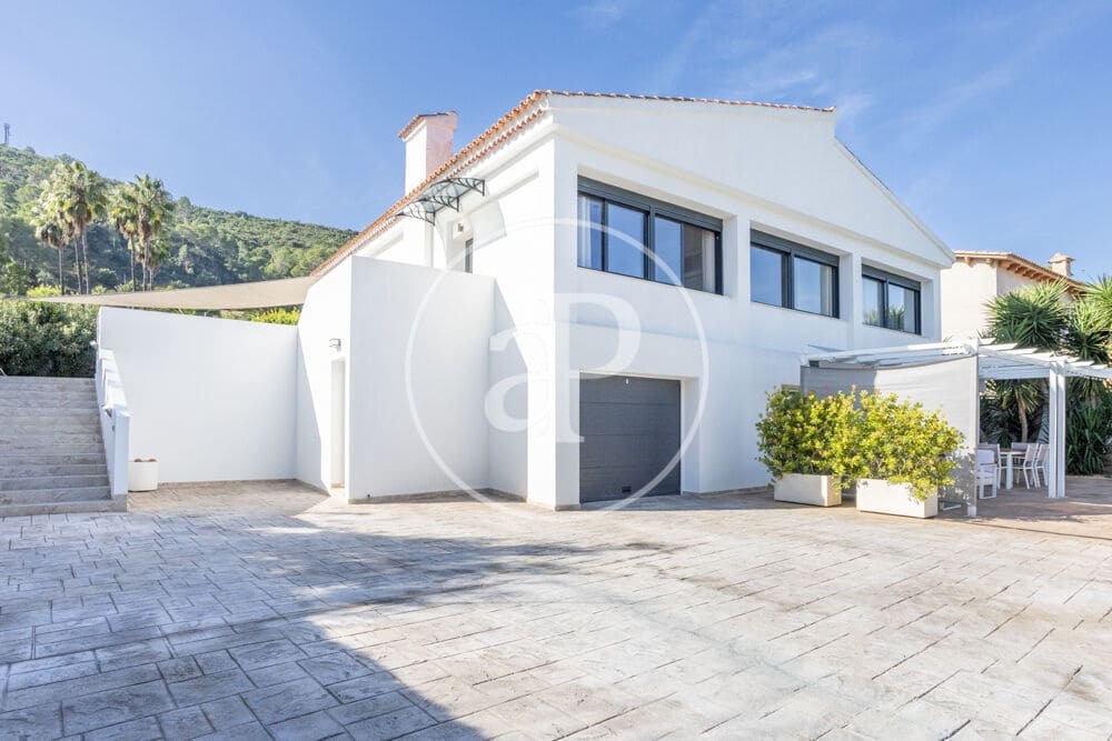 4 bedroom Villa for sale in Carcaixent with pool garage - € 559,000 (Ref: 10166632)