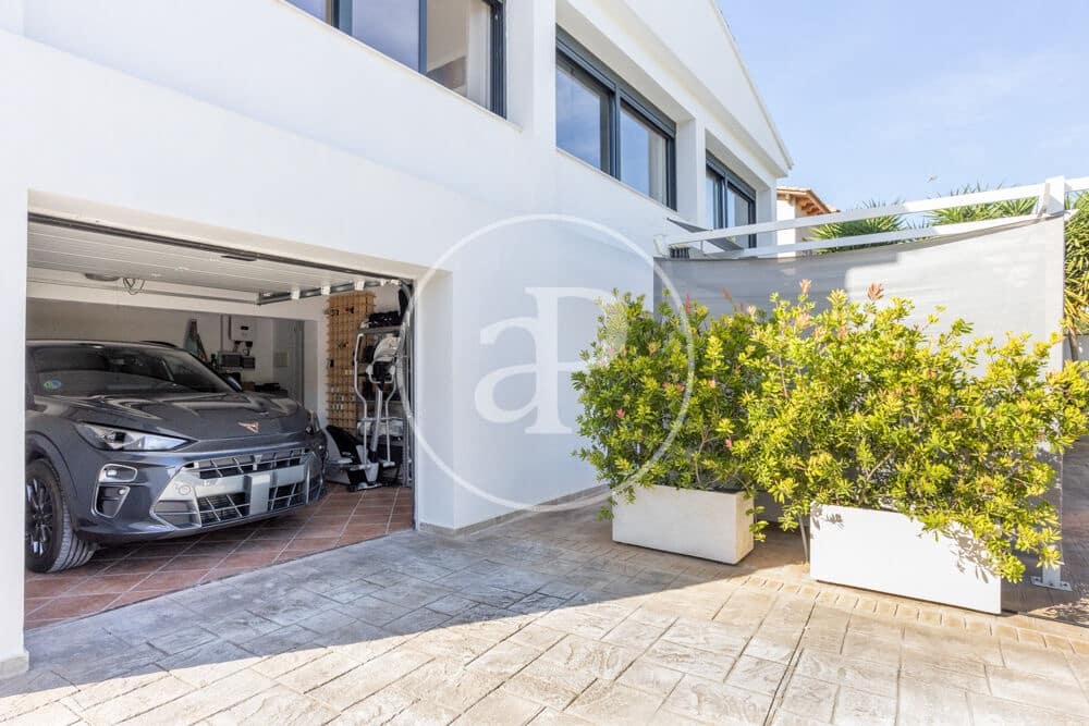 4 bedroom Villa for sale in Carcaixent with pool garage - € 559,000 (Ref: 10166632)