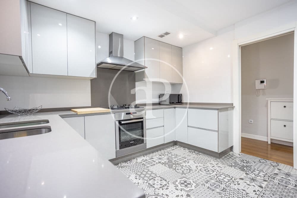 3 bedroom Apartment for rent in Valencia city - € 2,200 (Ref: 10168546)