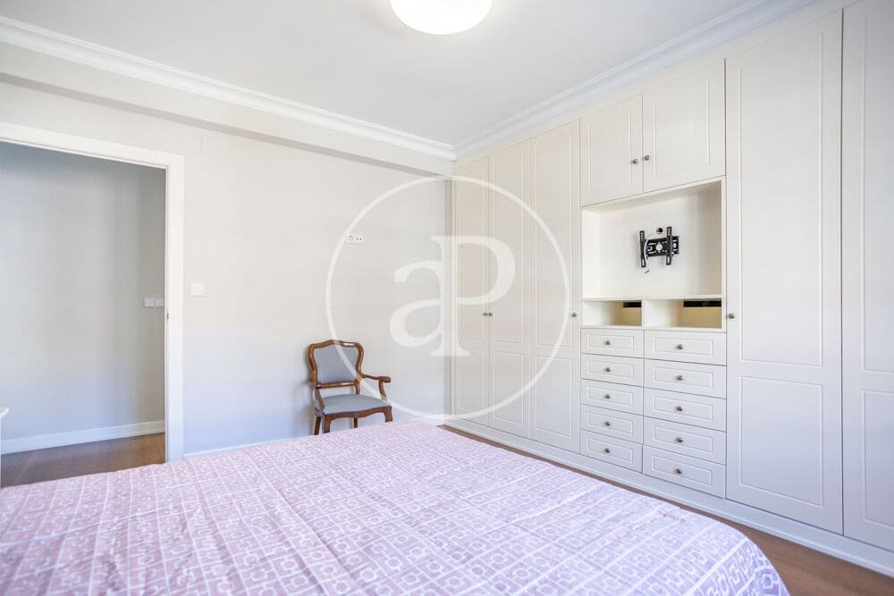 3 bedroom Apartment for rent in Valencia city - € 2,200 (Ref: 10168546)