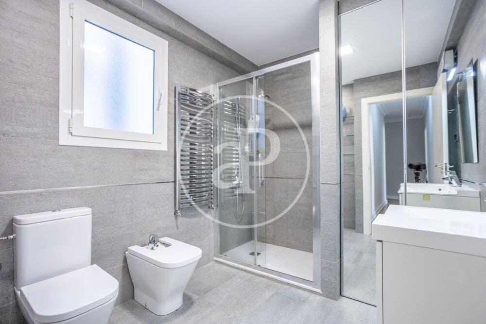 3 bedroom Apartment for rent in Valencia city - € 2,200 (Ref: 10168546)