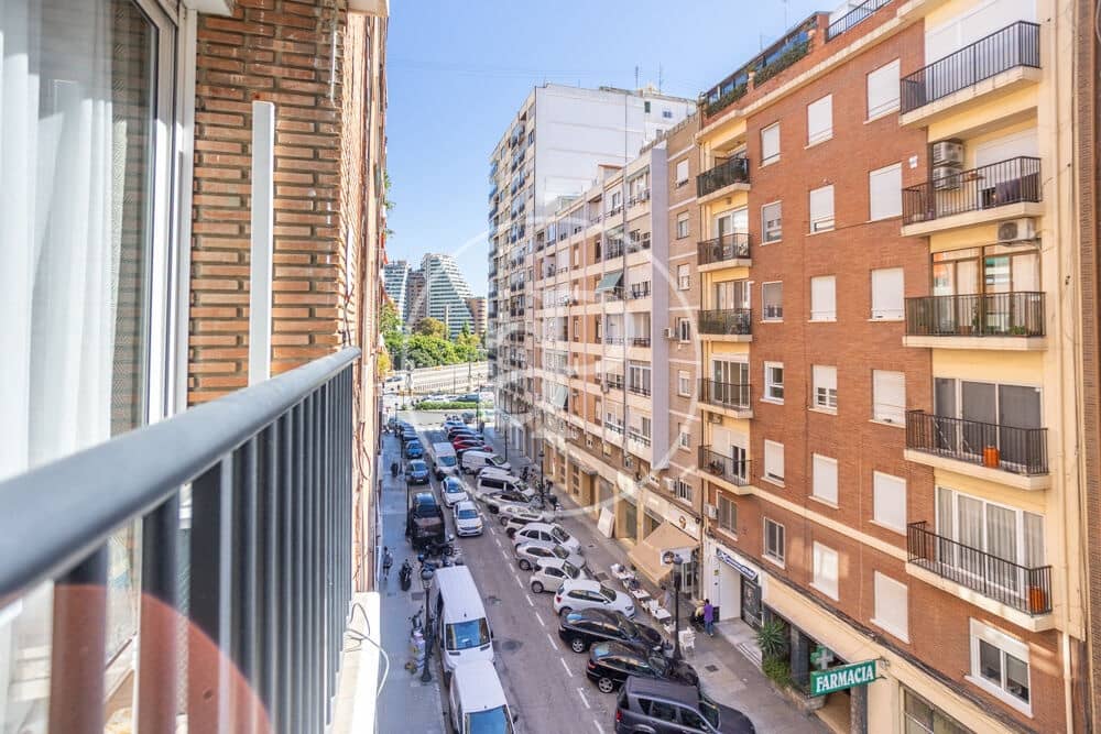 3 bedroom Apartment for rent in Valencia city - € 2,200 (Ref: 10168546)