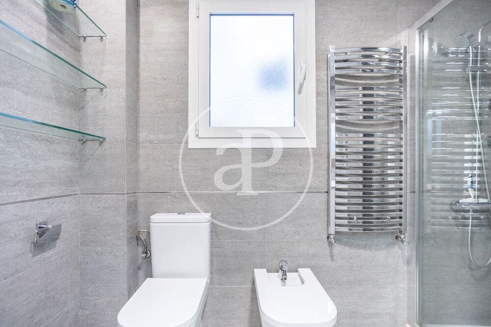 3 bedroom Apartment for rent in Valencia city - € 2,200 (Ref: 10168546)