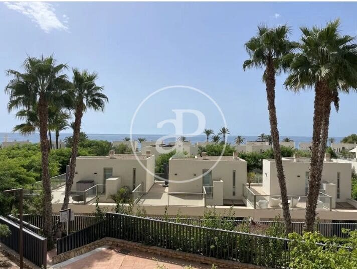Apartamento de 2 habitaciones en La Villajoyosa / Vila Joiosa en venta con piscina garaje - 450.000 € (Ref: 10168548)
