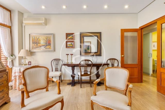 3 soveværelse Lejlighed til salg i Russafa, Valencia by med garage - € 570.000 (Ref: 10171548)