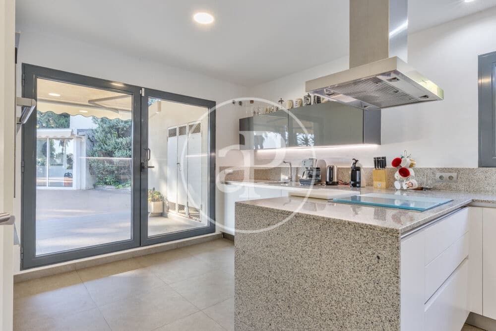 4 bedroom Villa for sale in Betera with pool garage - € 1,490,000 (Ref: 10173827)