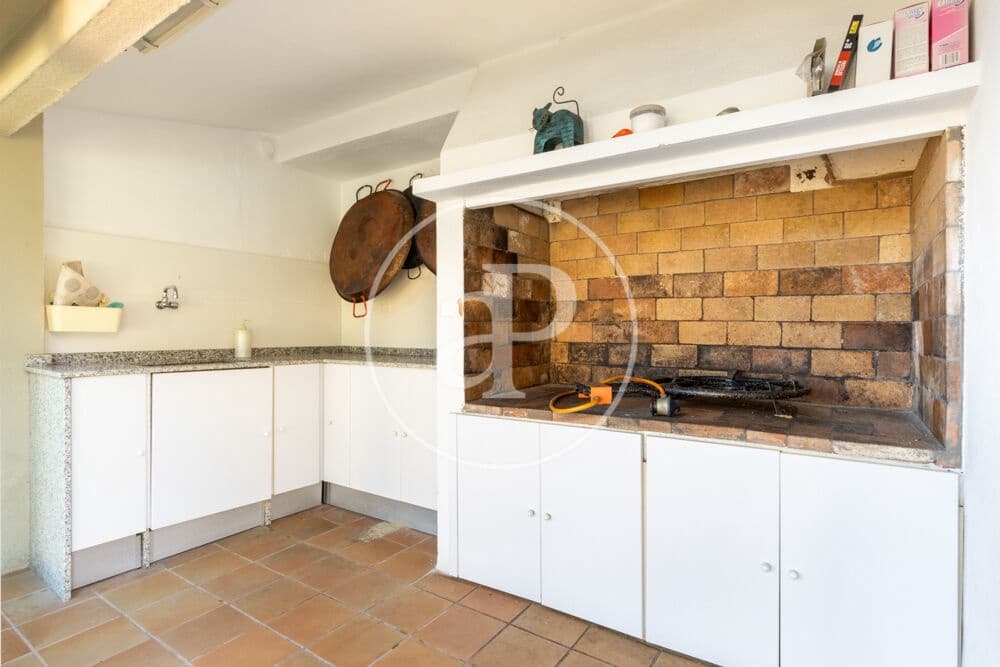 4 bedroom Villa for sale in Betera with pool garage - € 1,490,000 (Ref: 10173827)