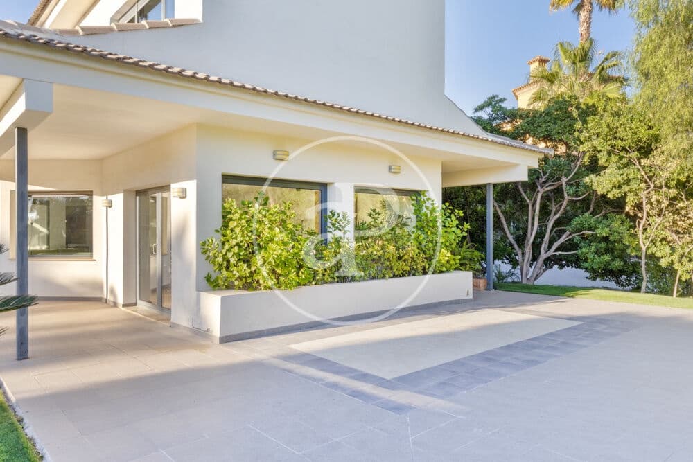 4 bedroom Villa for sale in Betera with pool garage - € 1,490,000 (Ref: 10173827)