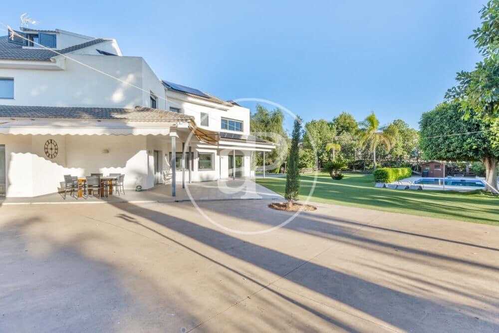 4 bedroom Villa for sale in Betera with pool garage - € 1,490,000 (Ref: 10173827)
