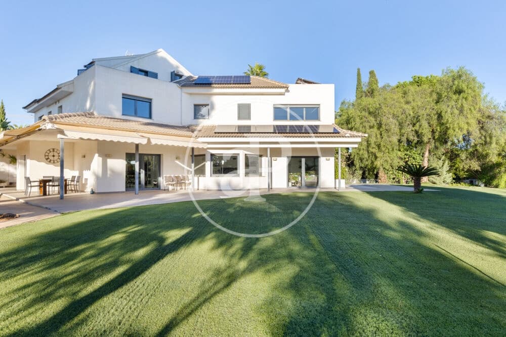 4 bedroom Villa for sale in Betera with pool garage - € 1,490,000 (Ref: 10173827)