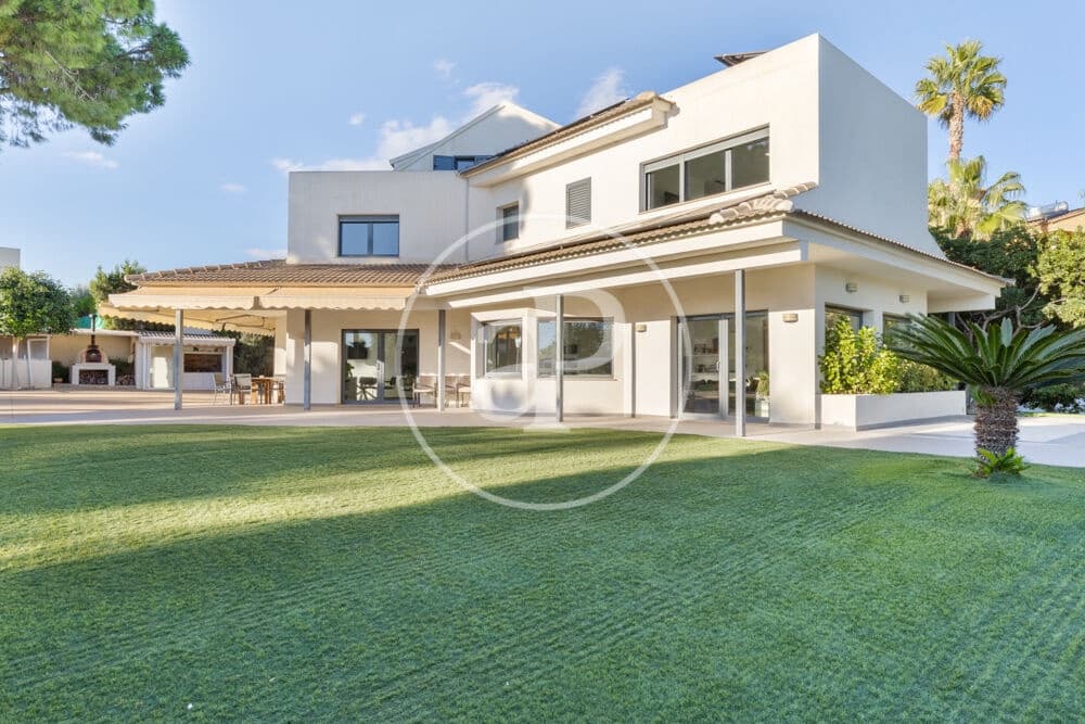 4 bedroom Villa for sale in Betera with pool garage - € 1,490,000 (Ref: 10173827)