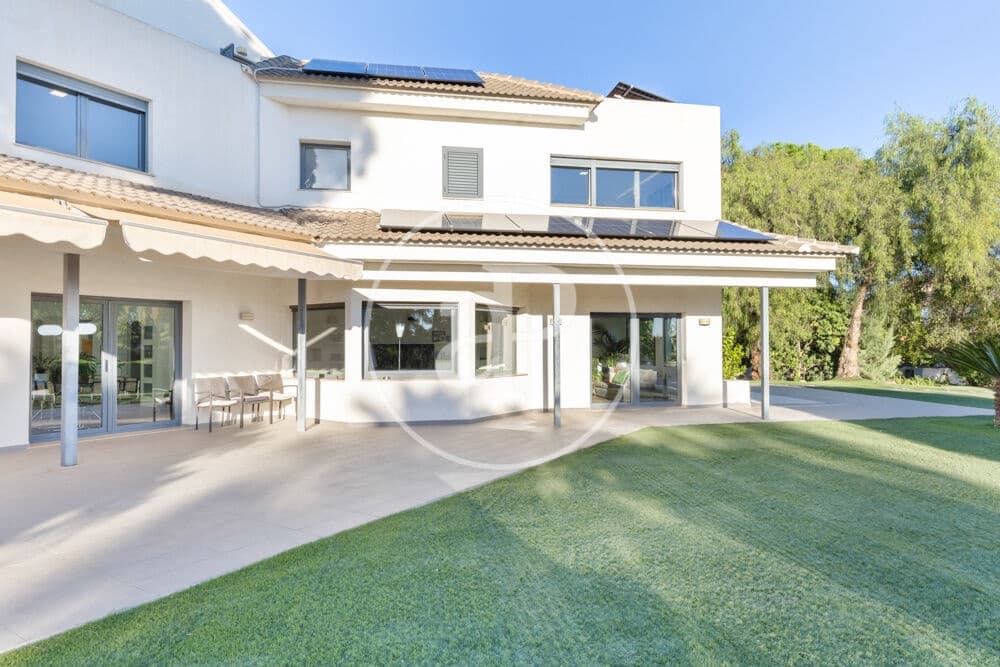 4 bedroom Villa for sale in Betera with pool garage - € 1,490,000 (Ref: 10173827)