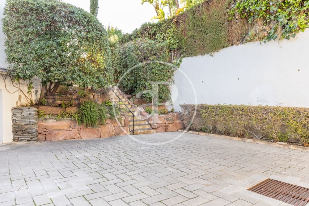 4 bedroom Villa for sale in Betera with pool garage - € 1,490,000 (Ref: 10173827)