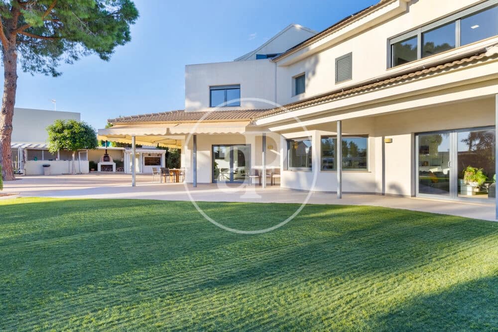 4 bedroom Villa for sale in Betera with pool garage - € 1,490,000 (Ref: 10173827)