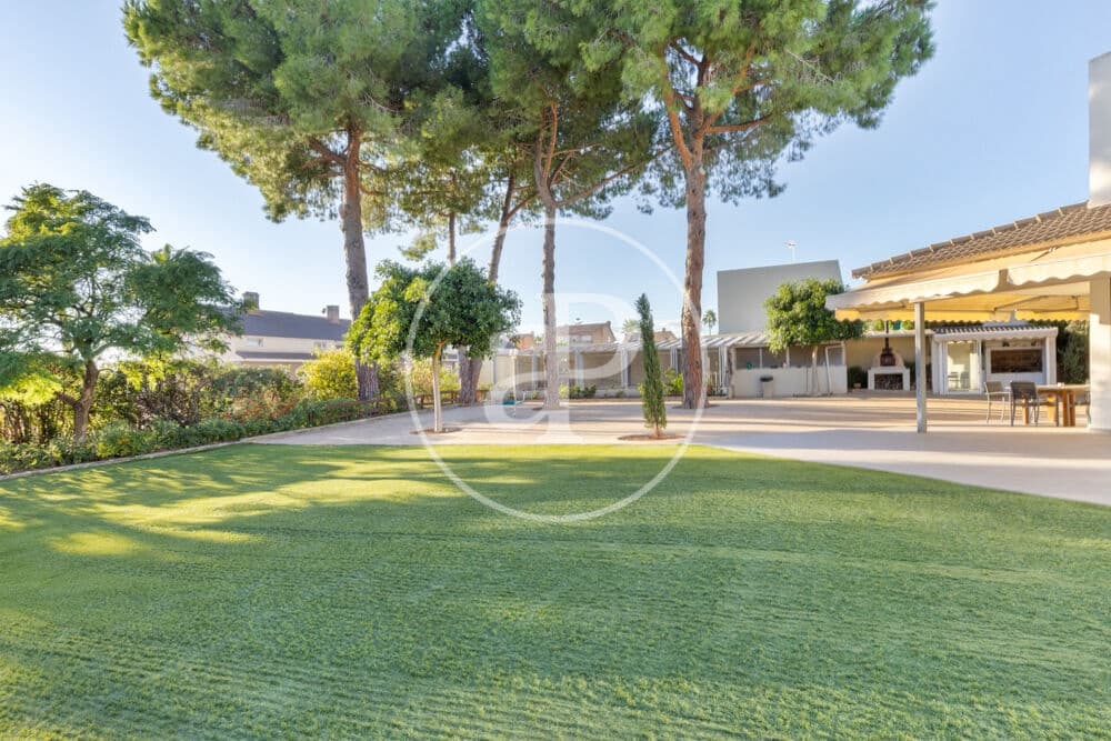 4 bedroom Villa for sale in Betera with pool garage - € 1,490,000 (Ref: 10173827)