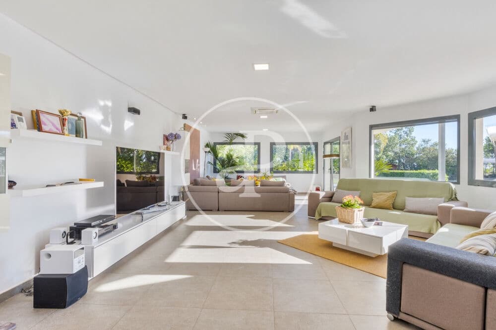 4 bedroom Villa for sale in Betera with pool garage - € 1,490,000 (Ref: 10173827)